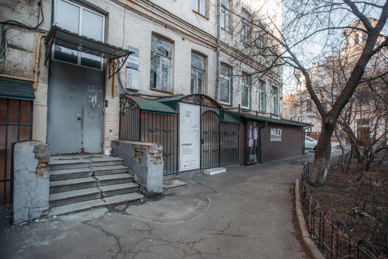 Затишна Квартира Біля Майдану Незалежності Kiev Exteriör bild